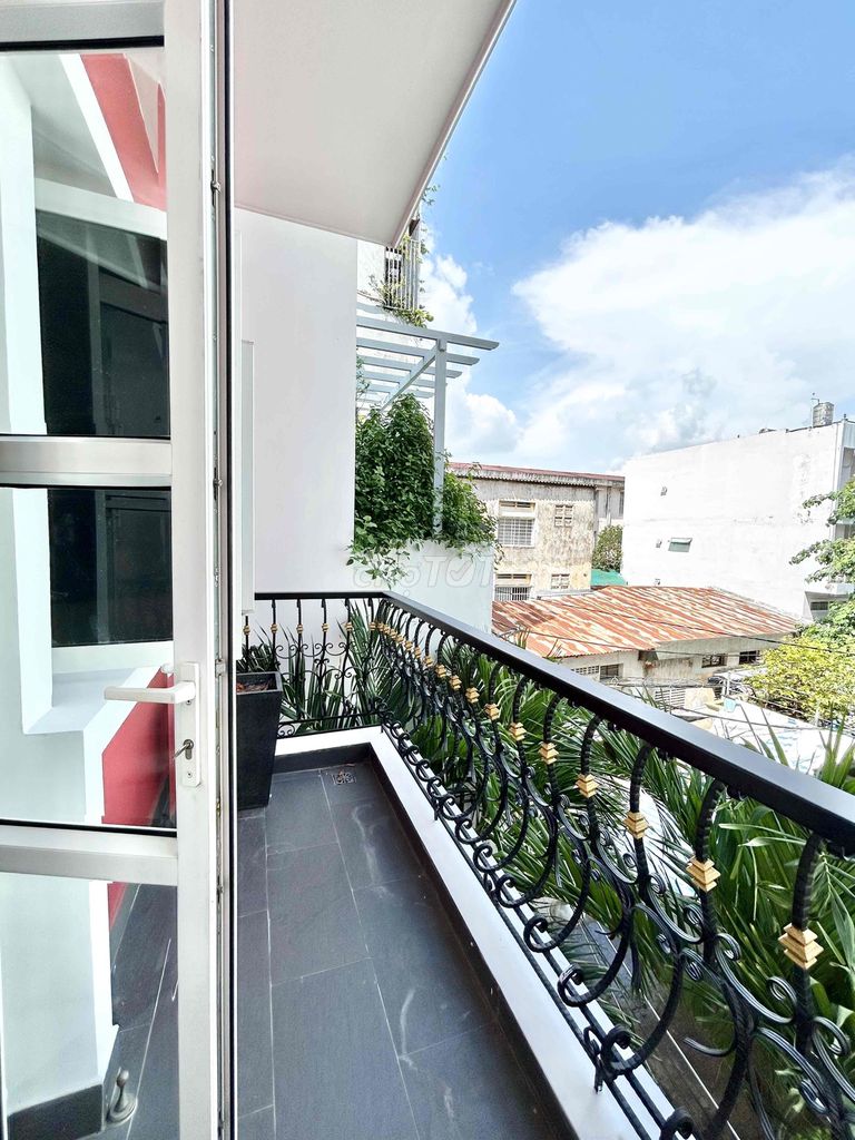 Rent two bedrooms. Two bathrooms wide. 70 microscopic balconies on stage one.