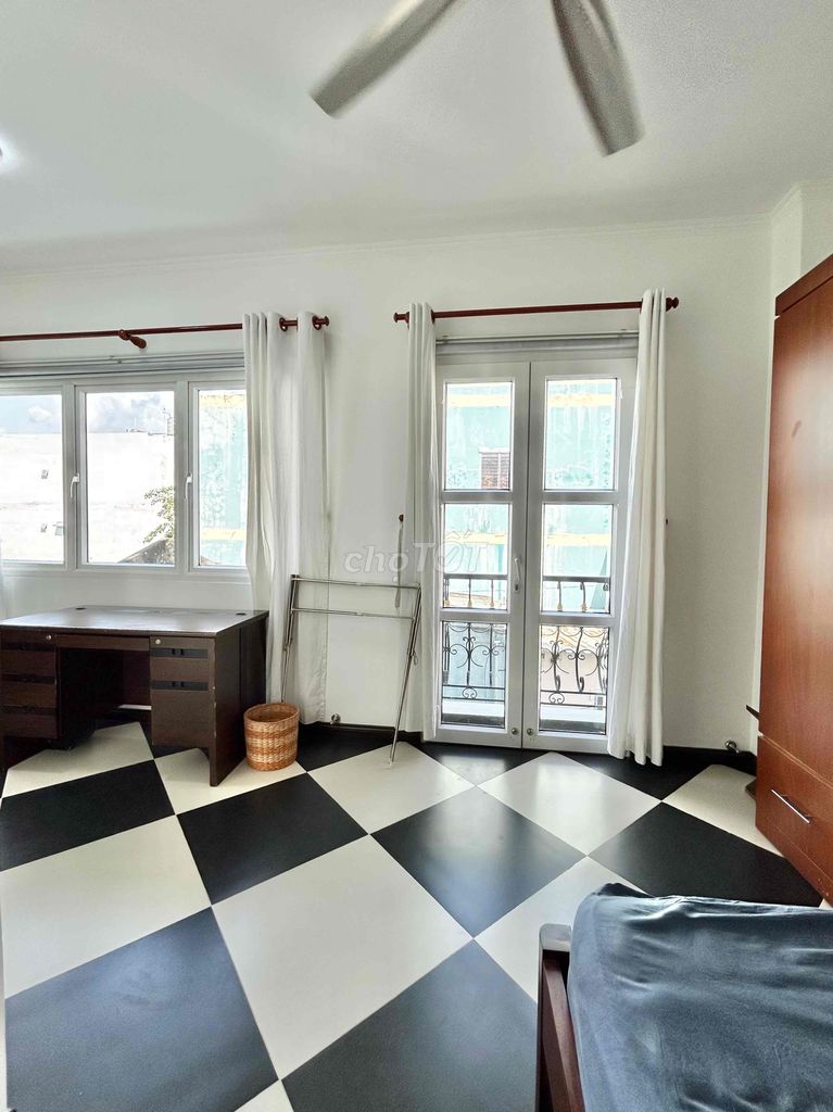Rent two bedrooms. Two bathrooms wide. 70 microscopic balconies on stage one.