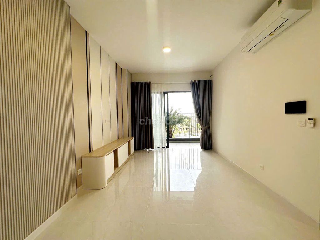 Two ntcb bedrooms 14 million -- new house, client -- air conditioning, curtains.