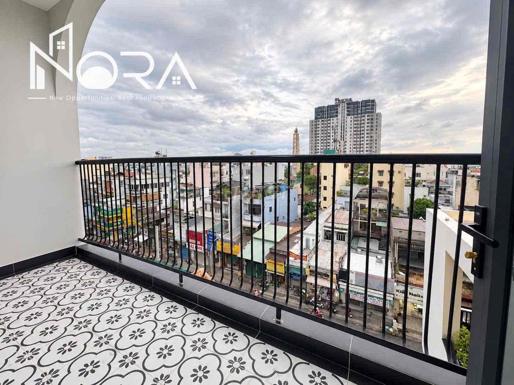 Open a Hai Bà Trưng bedroom near the street for the New District 3 market.