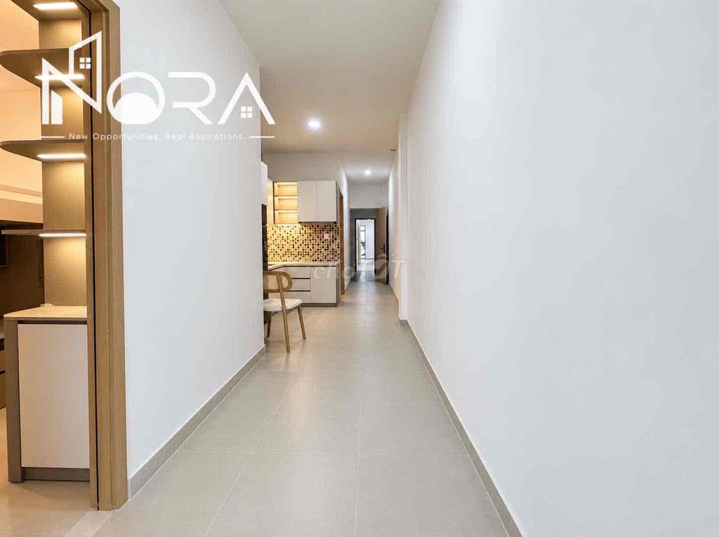 Open a Hai Bà Trưng bedroom near the street for the New District 3 market.