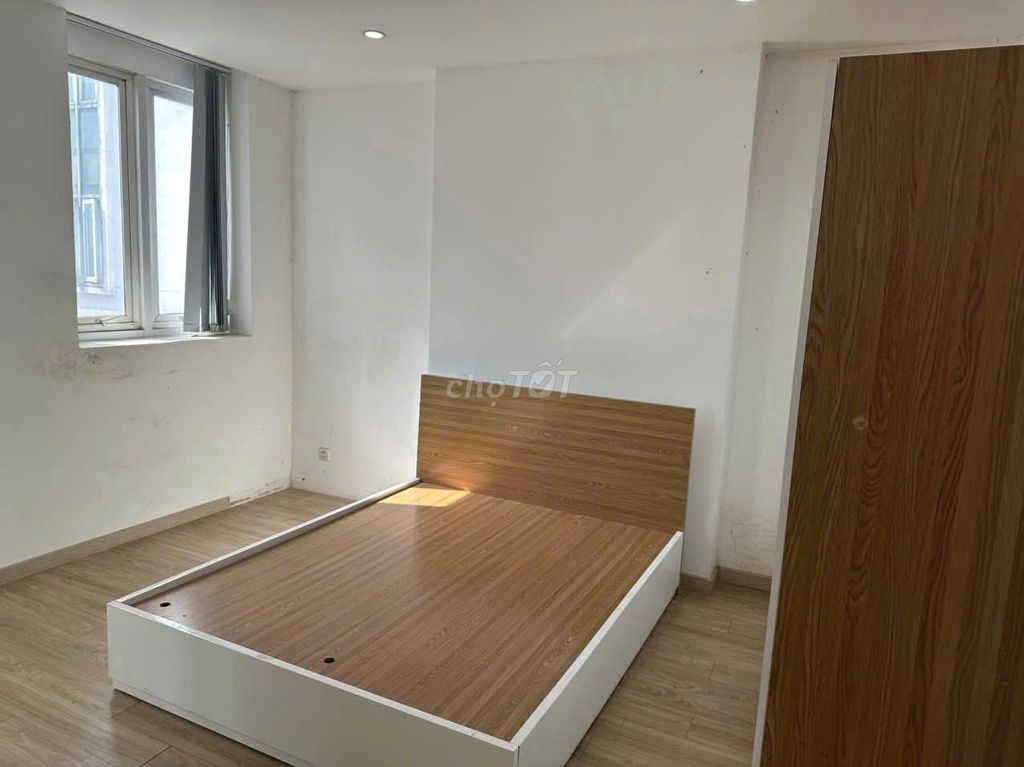 We need to rent Central Garden District 1, area: 168 meters two, three bedrooms, 17 million a month.