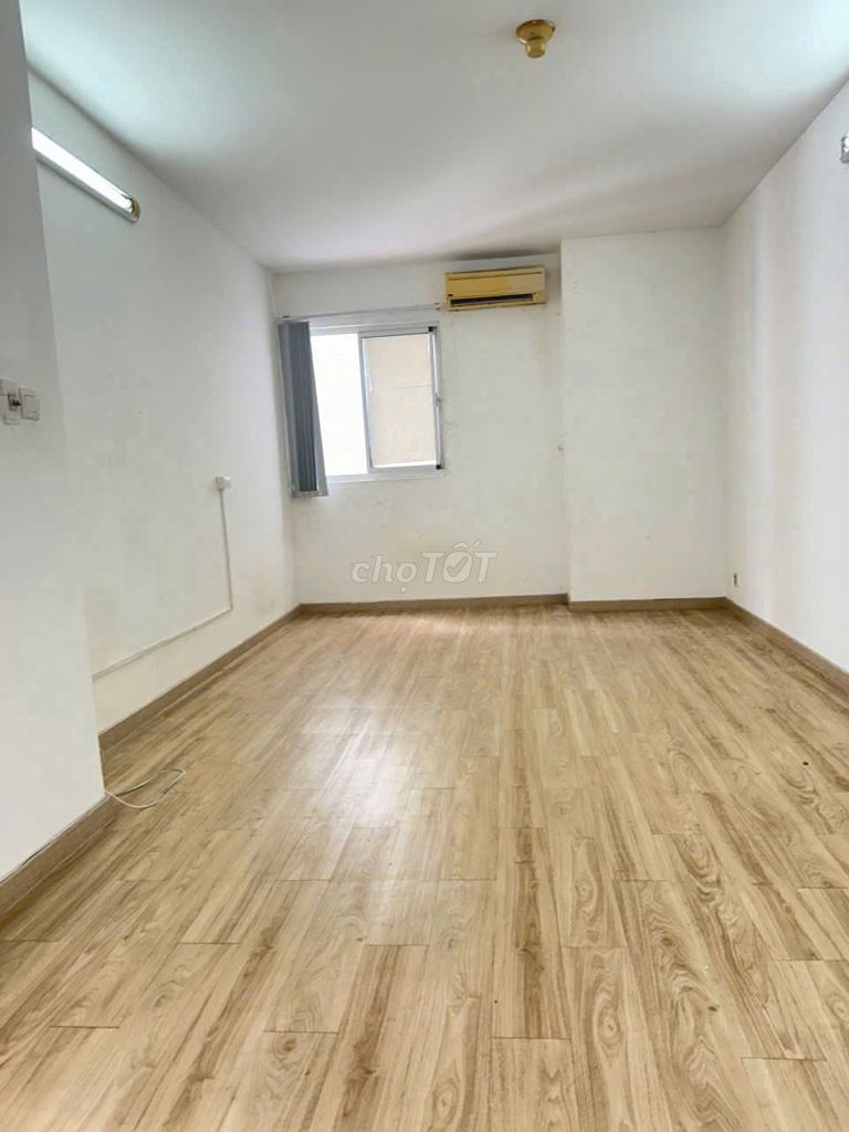 We need to rent Central Garden District 1, area: 168 meters two, three bedrooms, 17 million a month.