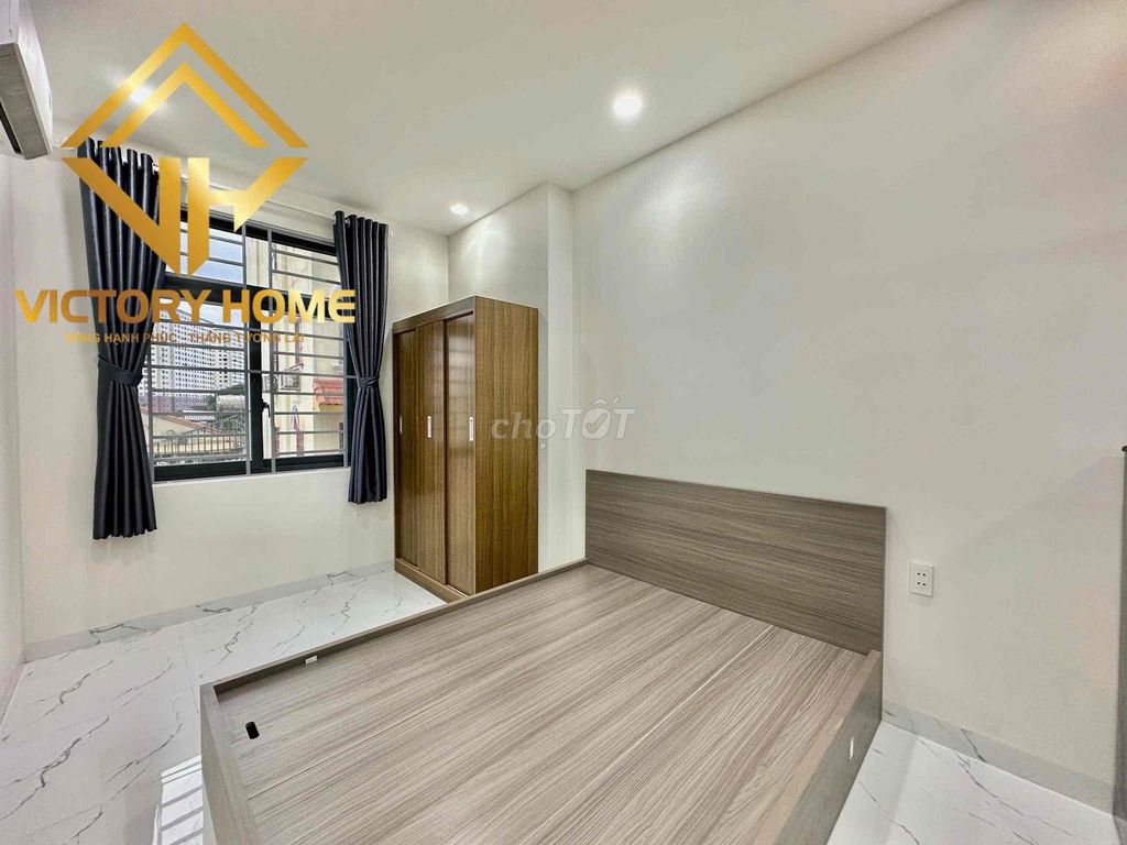 The big window studio - bordered District 1, close to City Garden