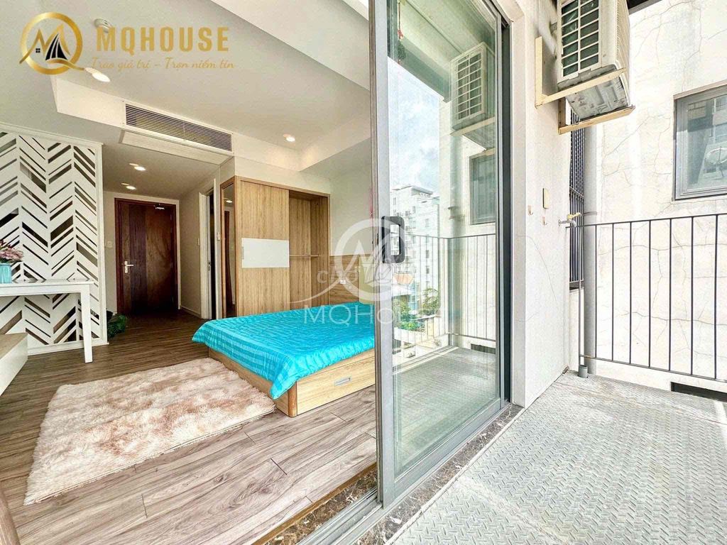 Rent a big balconies kitchen room in Nguyễn Đình Chiểu near the Turtle Lake.