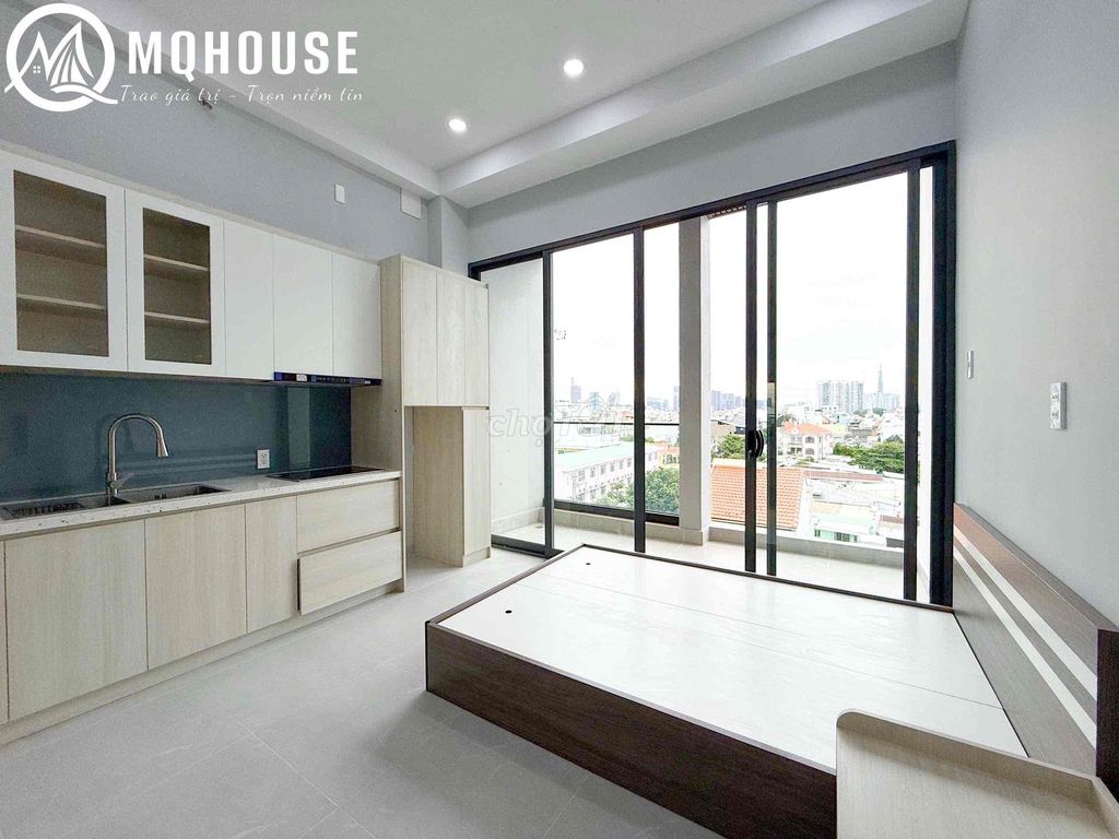 The Studio House of the Full Seven Washers, District 7 alone.