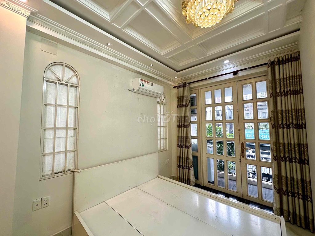 2 bedrooms - balcony - super wide - Nguyễn Trọng Tuyển, Phú Nhuận