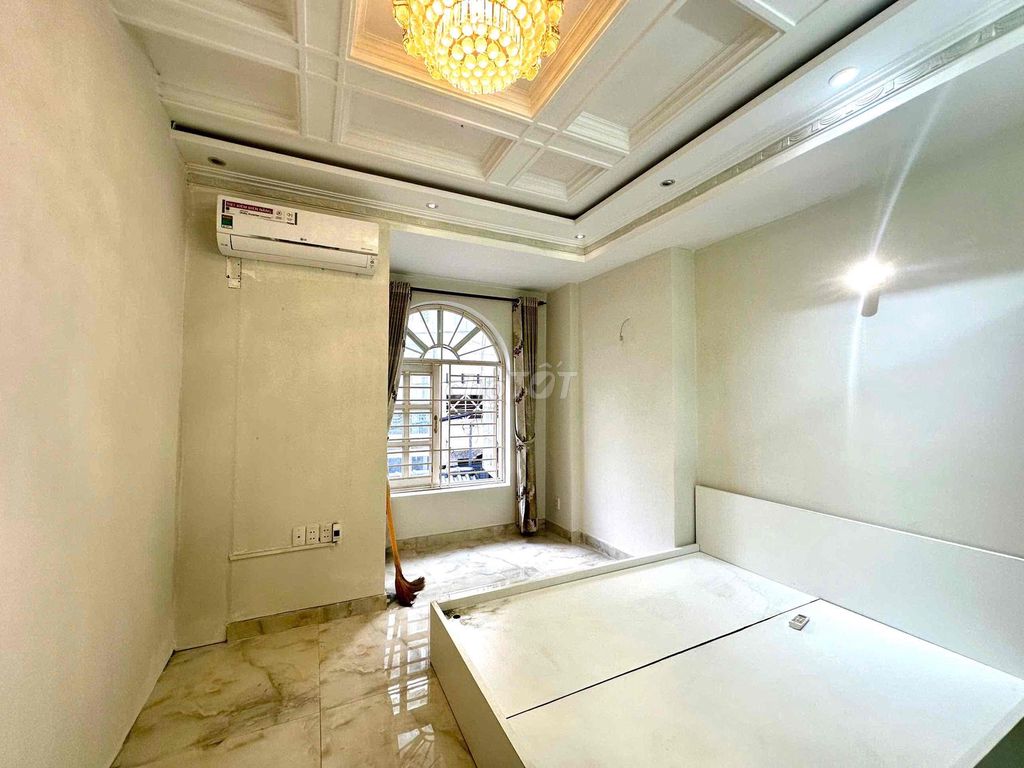 2 bedrooms - balcony - super wide - Nguyễn Trọng Tuyển, Phú Nhuận