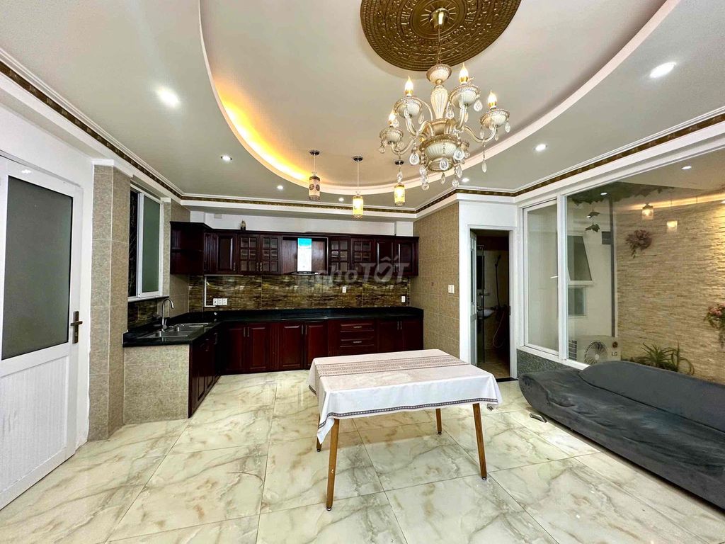 2 bedrooms - balcony - super wide - Nguyễn Trọng Tuyển, Phú Nhuận