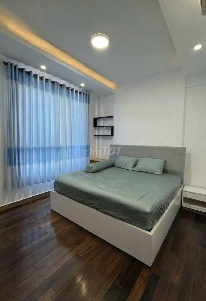 Rents for the 7- 160 M2-three bedrooms - 4 toilets - 19.9 million a month.