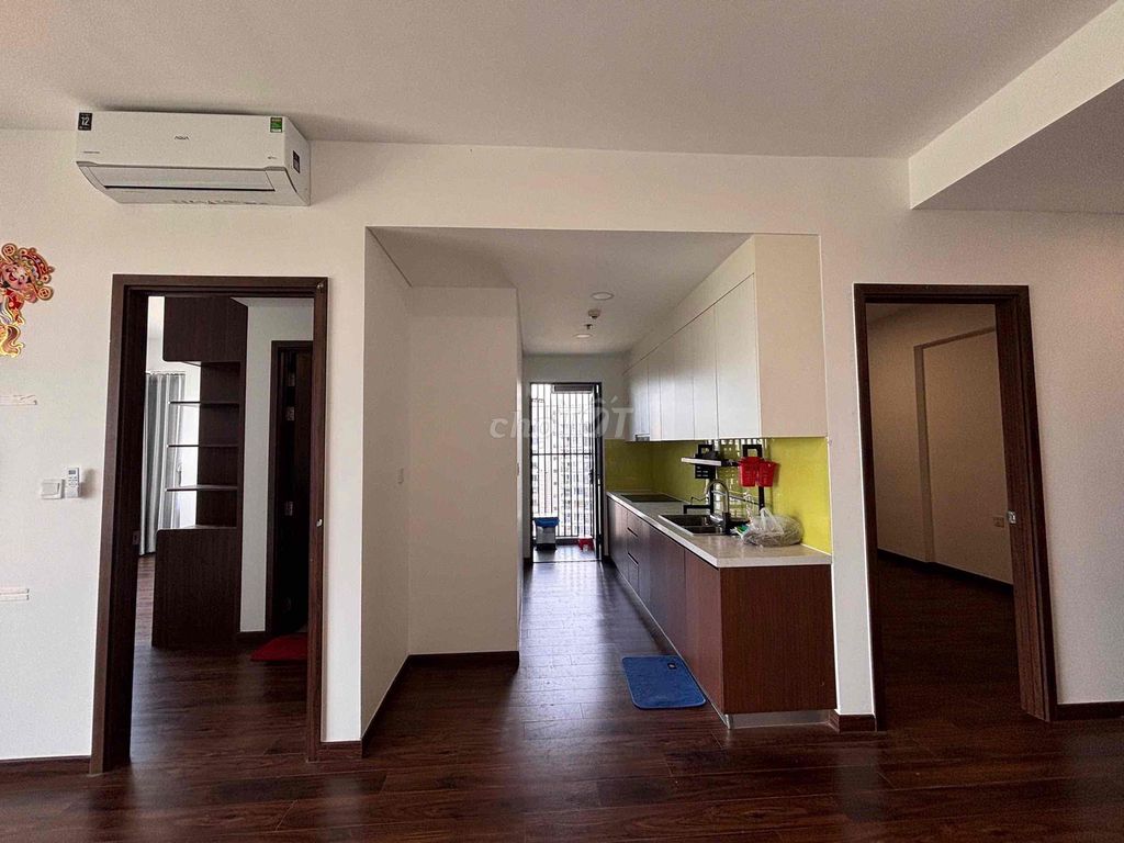 Rent the corner of Mizuki Park, 2 bedrooms near the interior. It's 12 million.