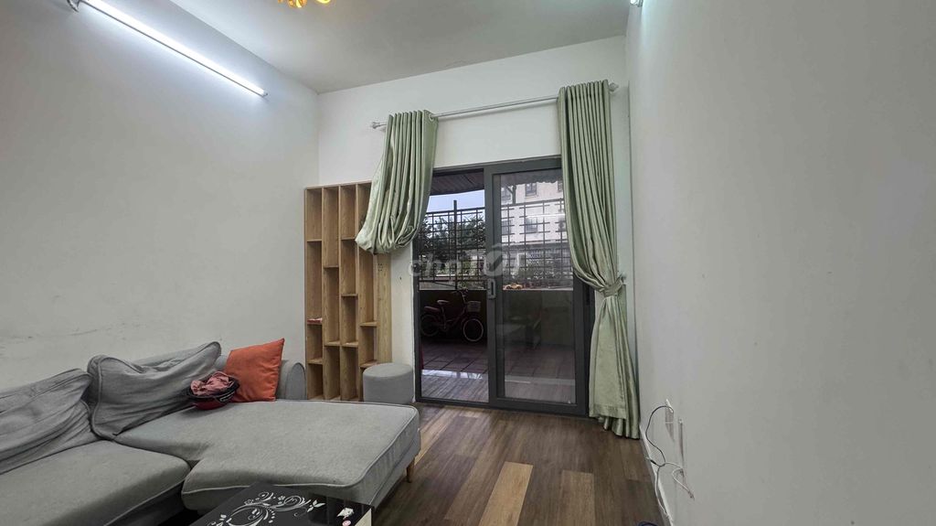 tecco bt rents three bedrooms with a garden.