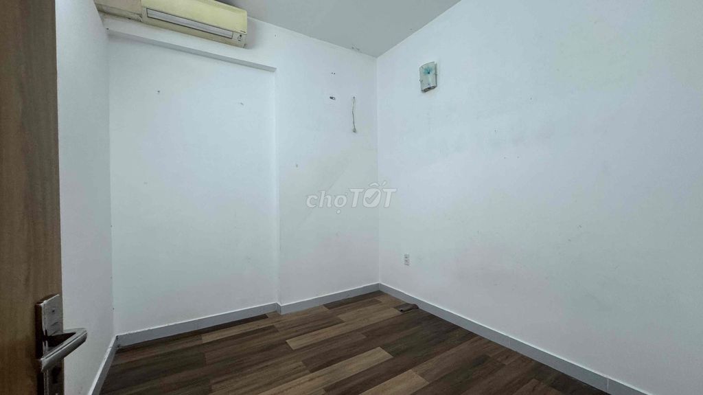 tecco bt rents three bedrooms with a garden.