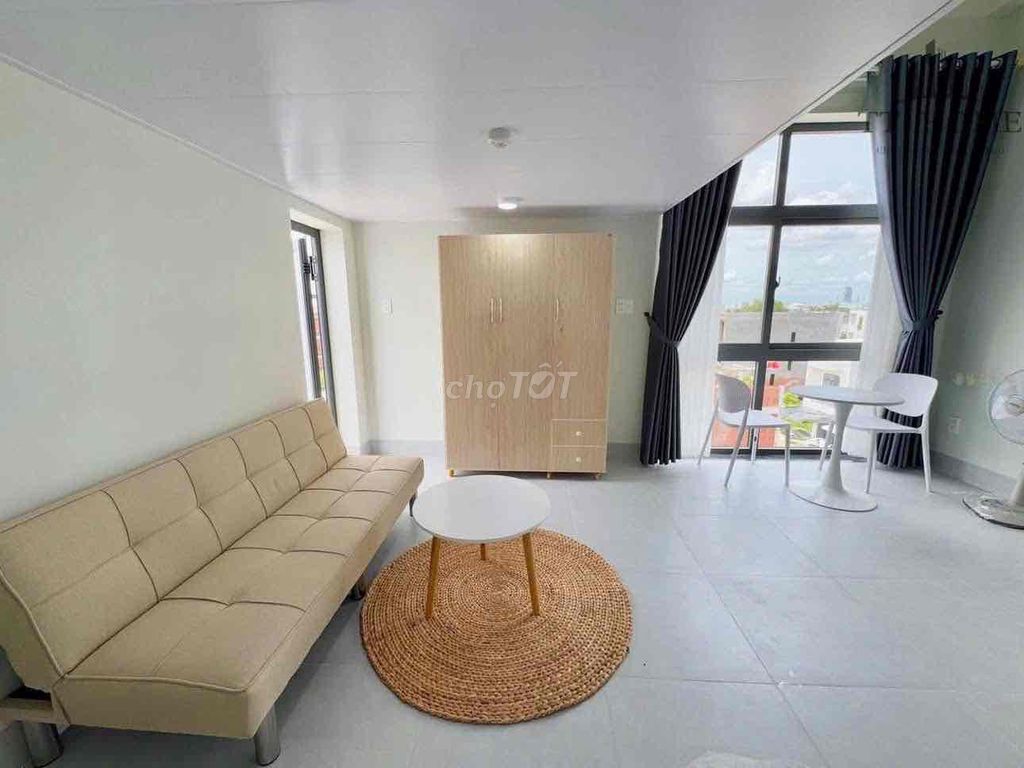 The big open window in the heart of District 7