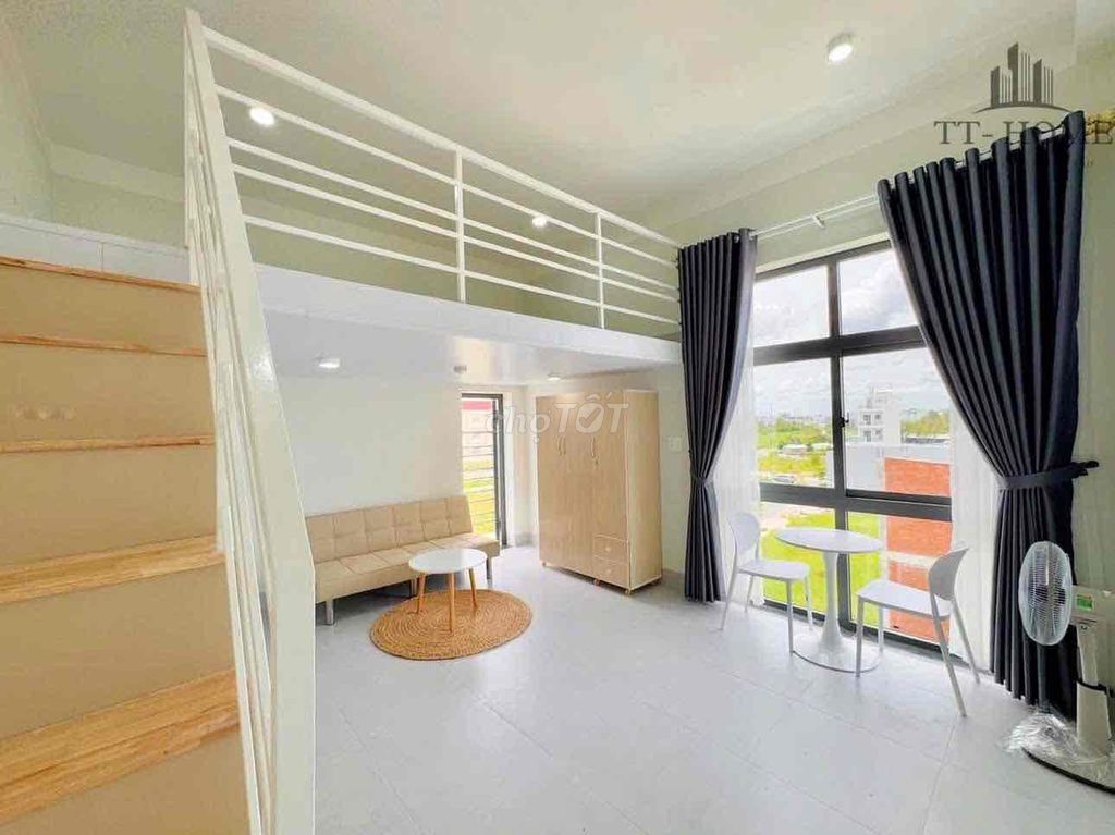 The big open window in the heart of District 7