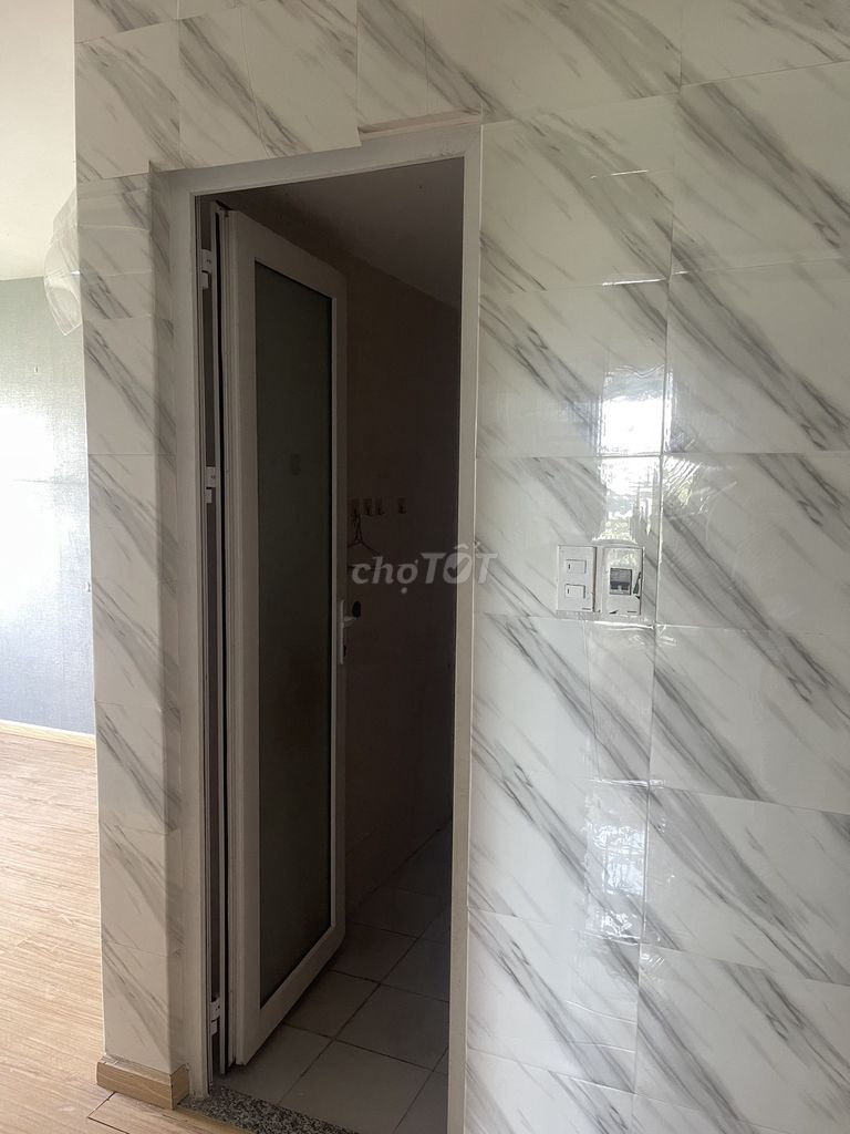 Rent a three-size Moscow apartment 12th murder station with 90 meters, 11 million.