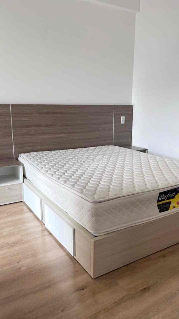 Rent the galaxy apartment. Two bedrooms. Two high-scans.