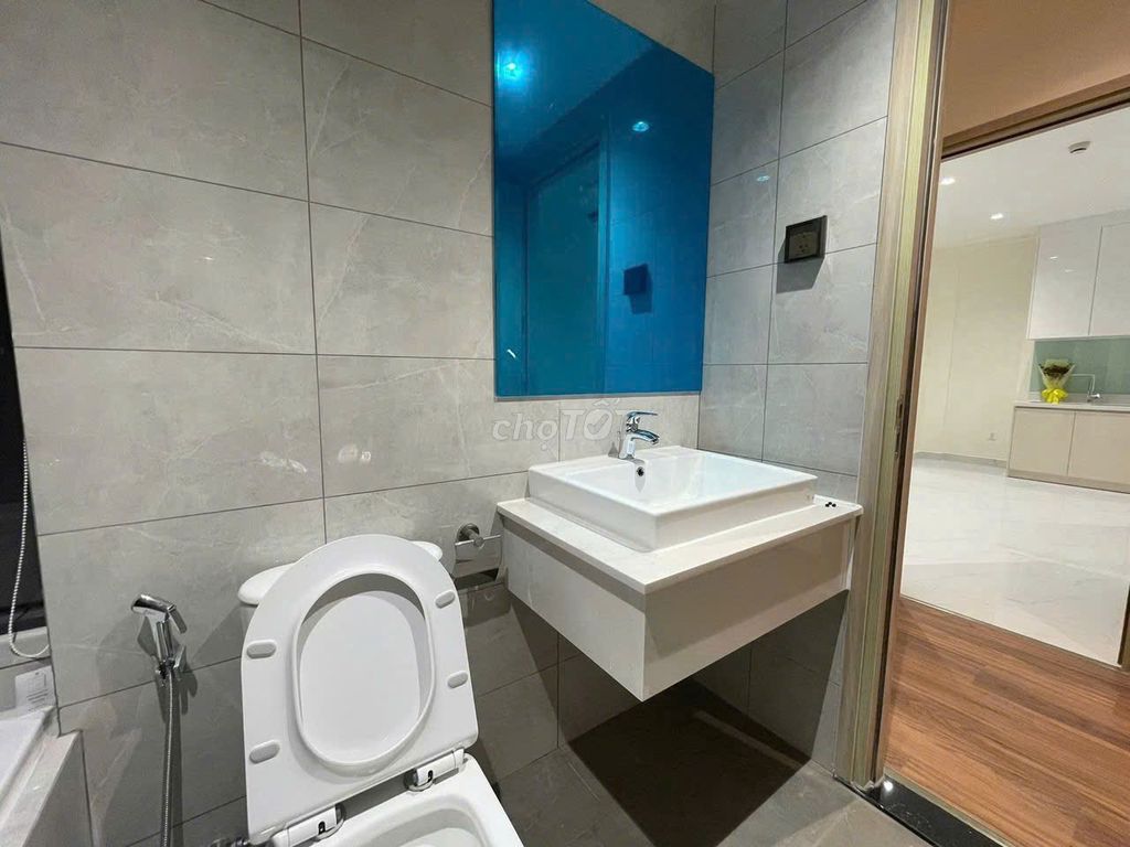 Renting a two-room corner of the Căn hộ D-Aqua toilet, a new house with interiors.