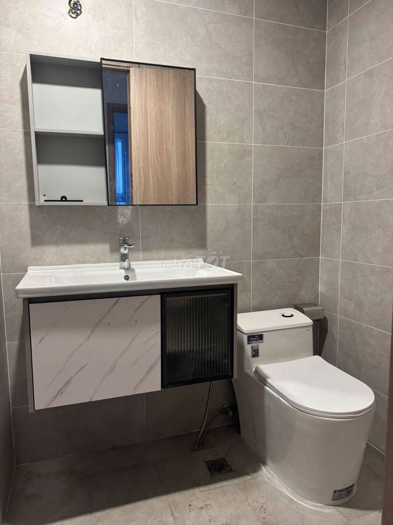 7 million 2 bedrooms 2 toilets. Two air conditionings.