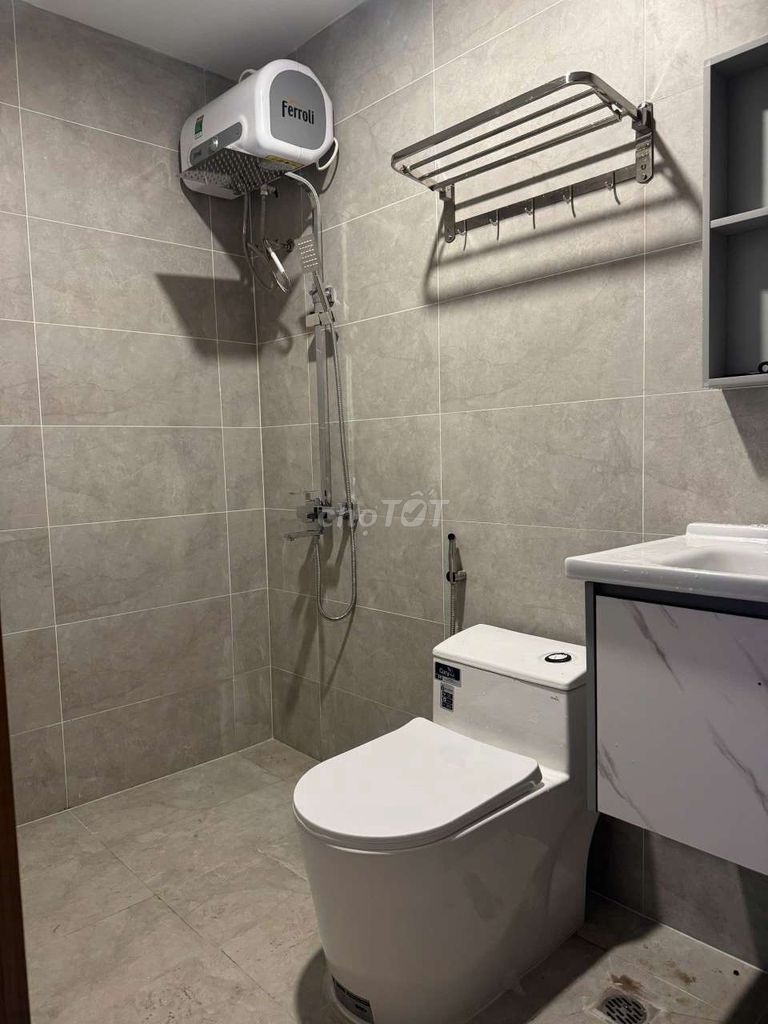 7 million 2 bedrooms 2 toilets. Two air conditionings.