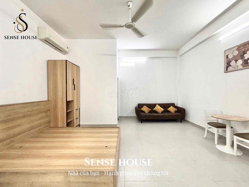 Tell Zhang Studio to run the balcony.