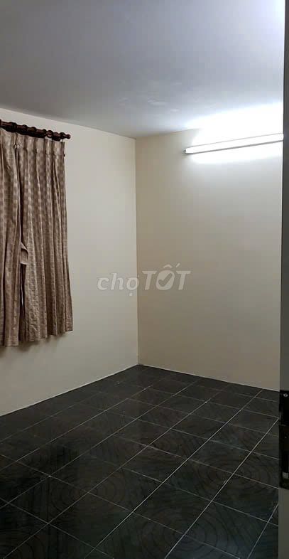 The main apartment is 50 M2 ft.