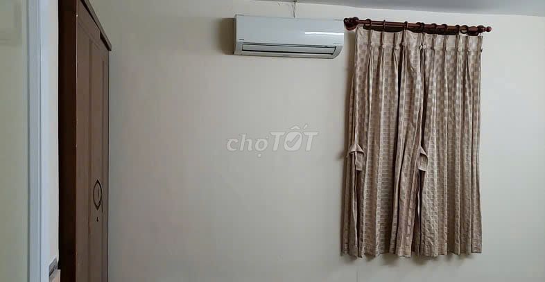 The main apartment is 50 M2 ft.