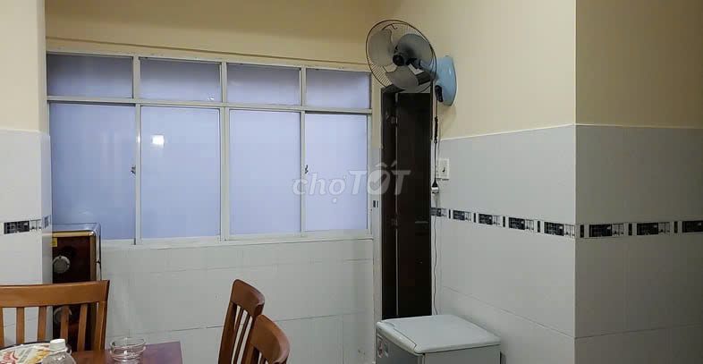 The main apartment is 50 M2 ft.
