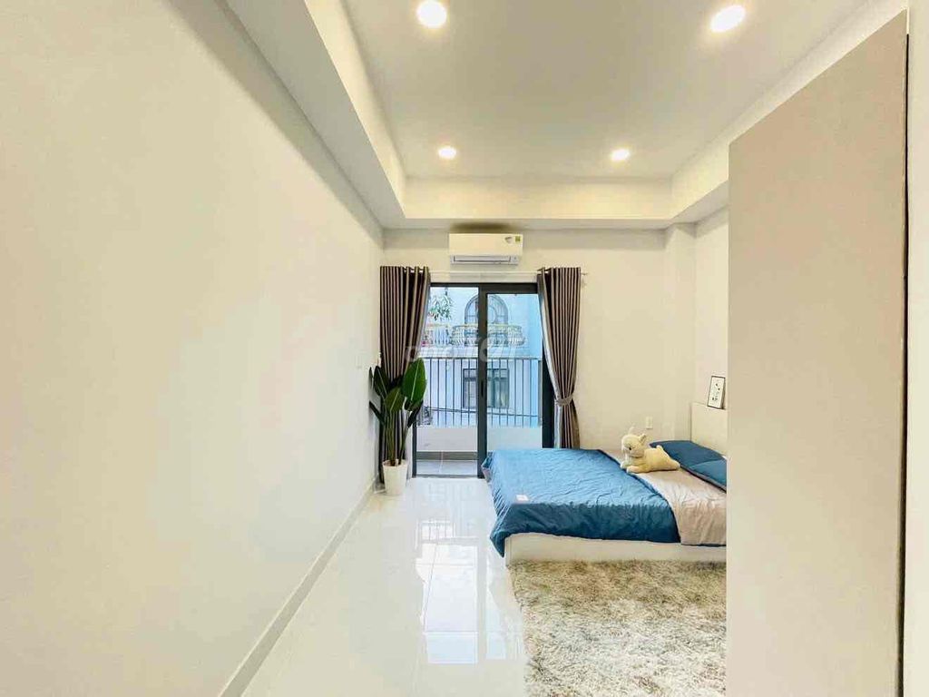 - Open the apartment. - Open the furniture.
