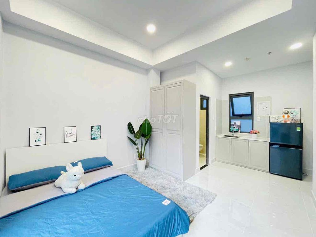 - Open the apartment. - Open the furniture.