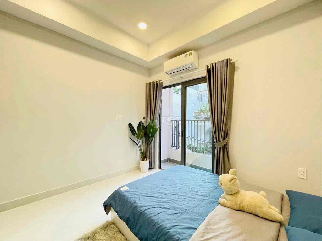 - Open the apartment. - Open the furniture.