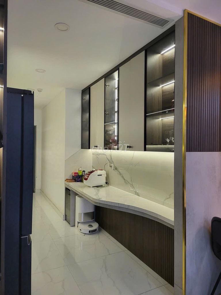 Rent a nice full interior - a hundred and fifty-two feet - three-room Diamond Alnata 22 million a month.
