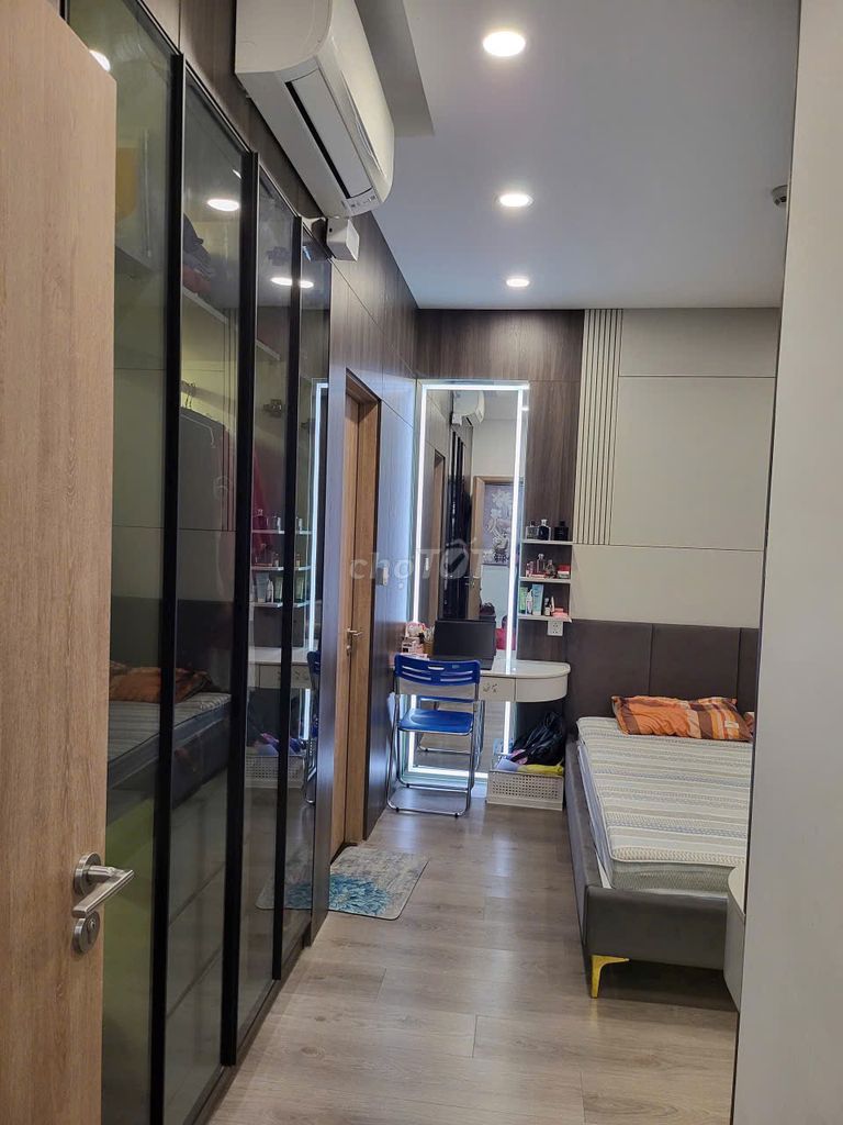 Rent a nice full interior - a hundred and fifty-two feet - three-room Diamond Alnata 22 million a month.