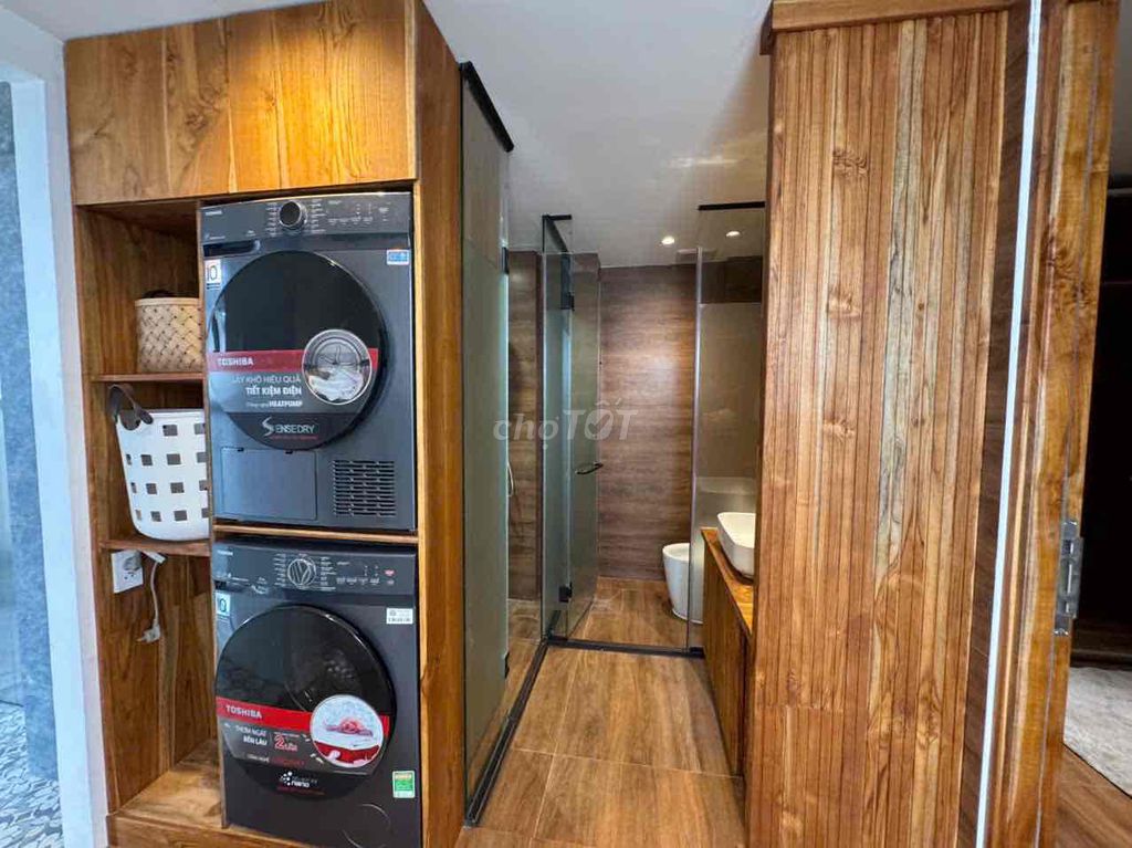 Two Penthouse Gardens bedrooms. Five for ten million.