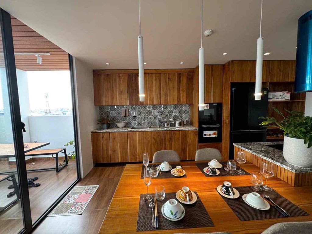 Two Penthouse Gardens bedrooms. Five for ten million.