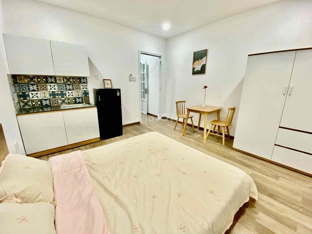 studio - short-term lease 4 th - Hoa Hồng, Phú Nhuận