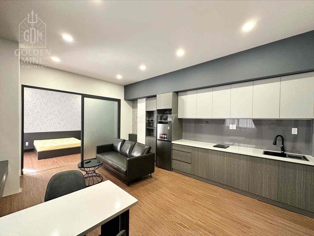 1 3rd District Sleep Room facing the Park of High School