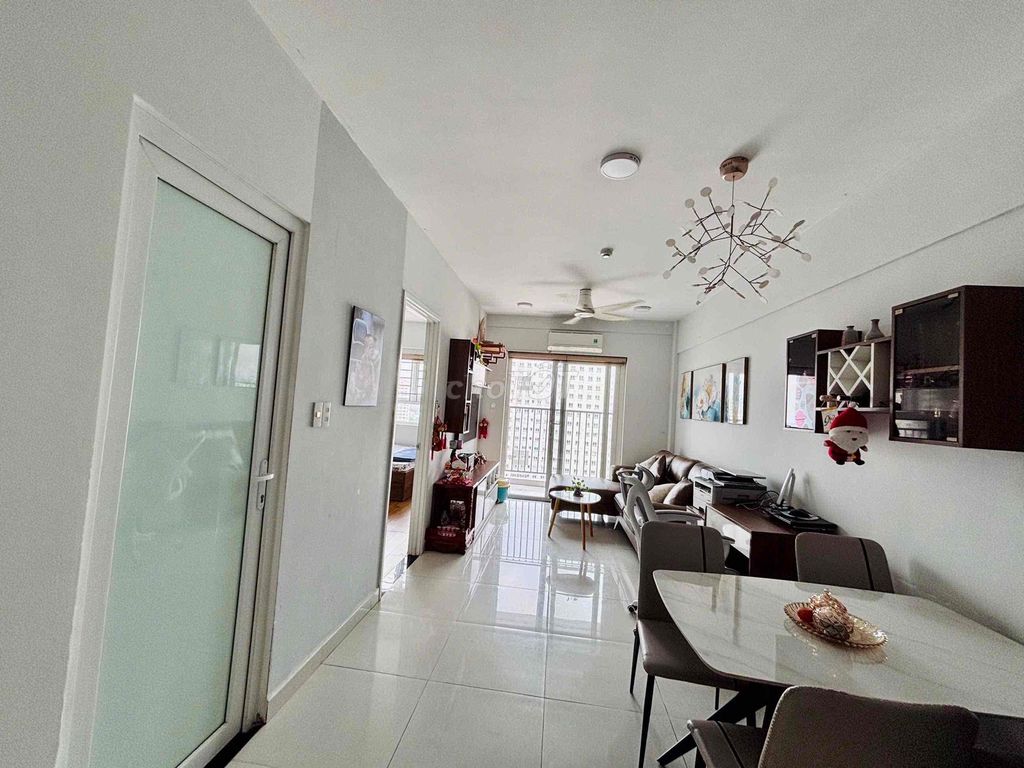 Need to rent a full house full of electronics furniture 65 meters. Two bedrooms, nice view.