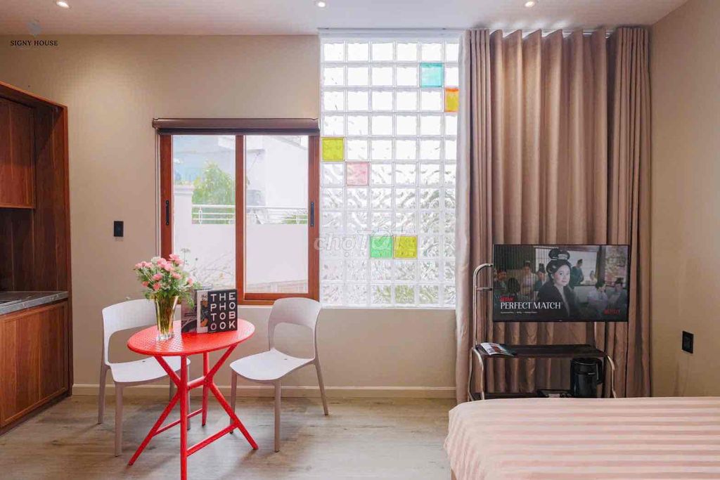 The new service apartment is 100%, the Home of the Seven, near Funky Stadium.