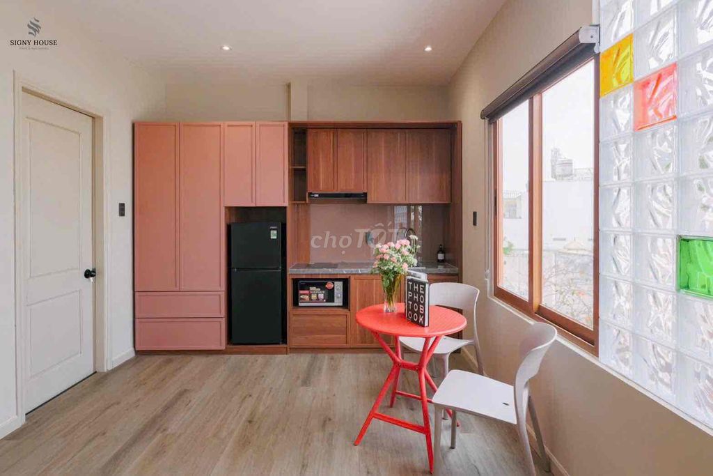 The new service apartment is 100%, the Home of the Seven, near Funky Stadium.