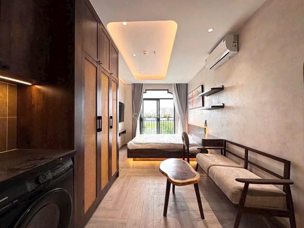 The new high-end apartment is 100 percent high-level furniture right at Quang Trung.