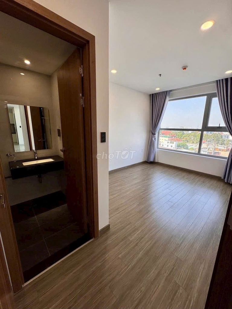 Picity building. tx13. District 12. 60 meters two bedrooms. ntcb. Eight million.