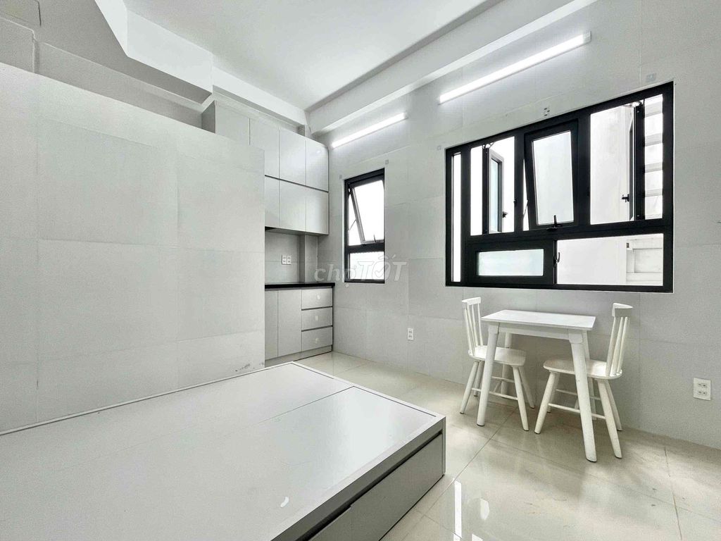 The cool little window apartment, Trịnh Đình Trọng, the lotus.