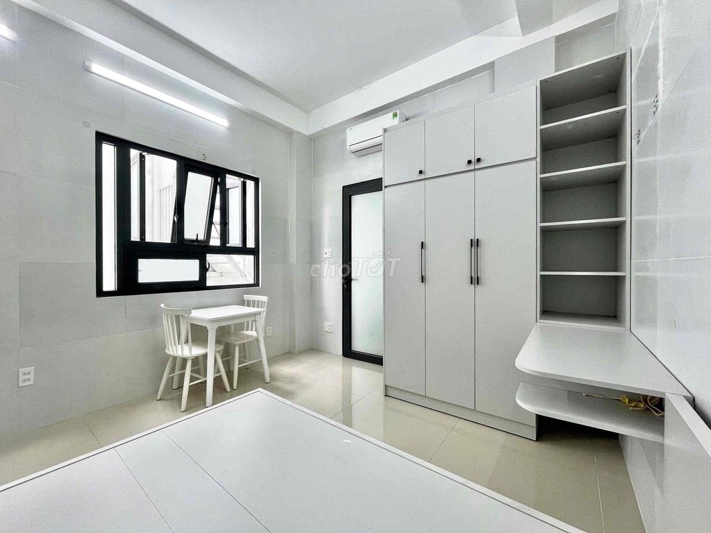 The cool little window apartment, Trịnh Đình Trọng, the lotus.