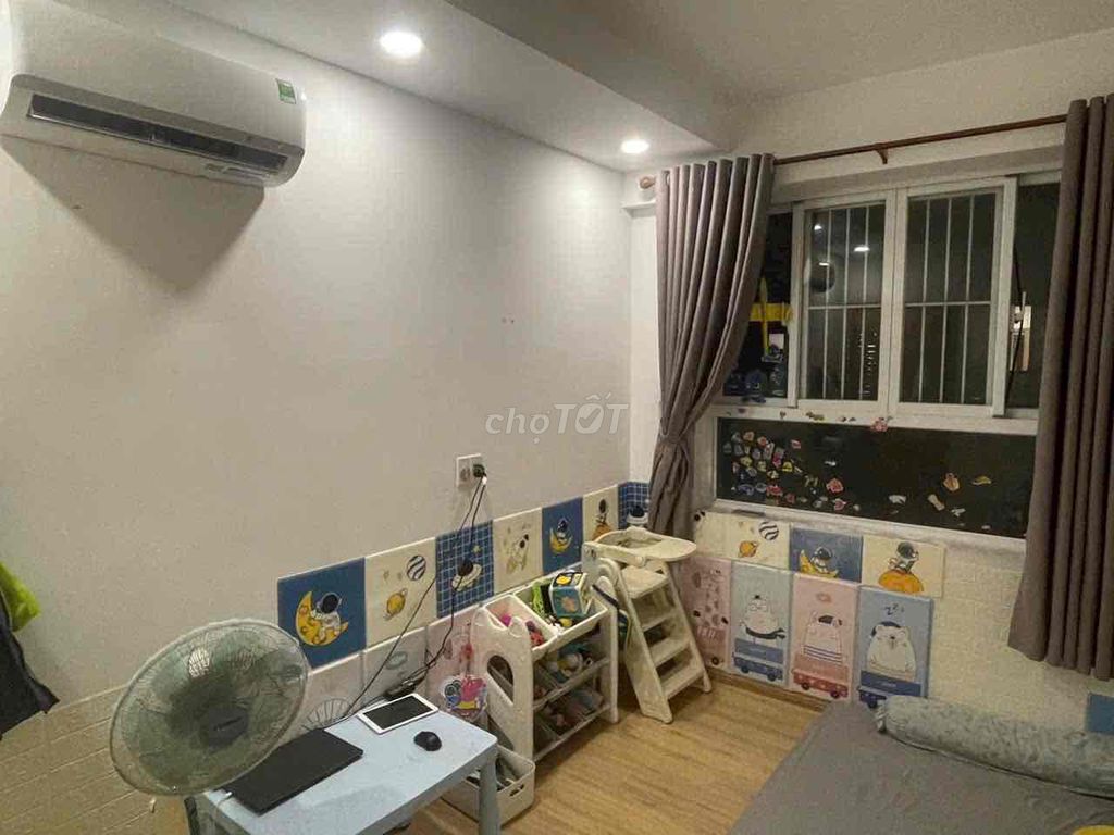 We'll rent out the Moonlight Đặng Văn Bi. Two bedrooms, two toilets, 12 million a month.