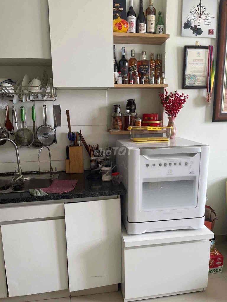 Rent Topaz Garden 65 meters 2 bedroom 2 full furniture, in place.