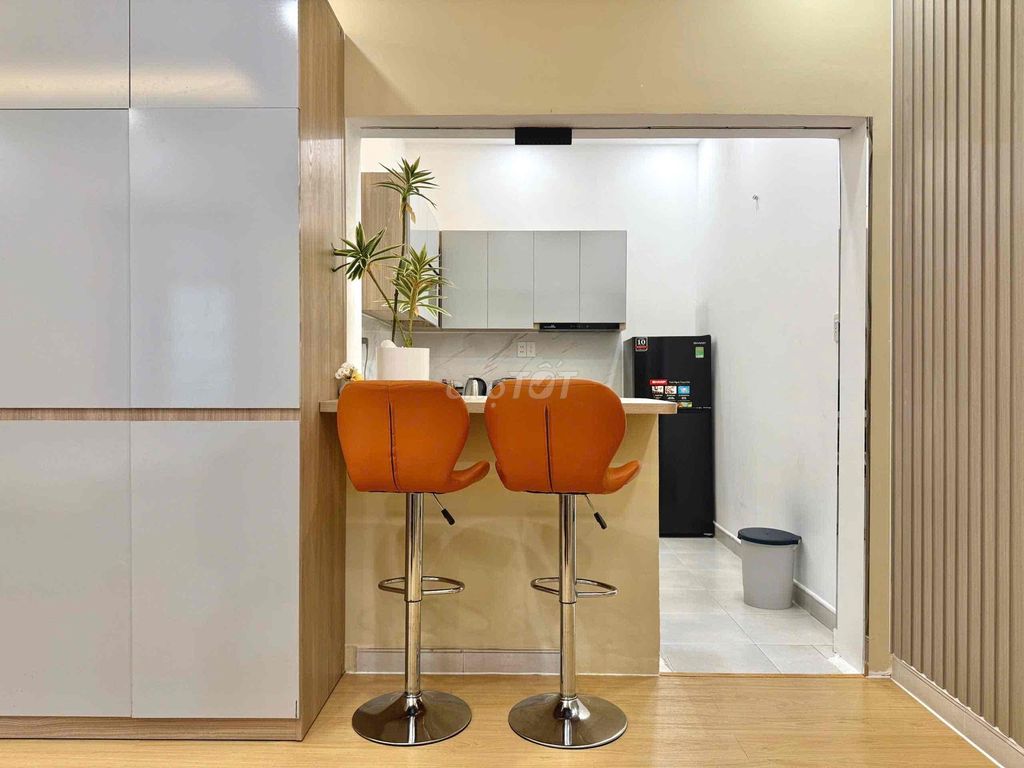 New service apartment on Nguyễn Hữu Cảnh.