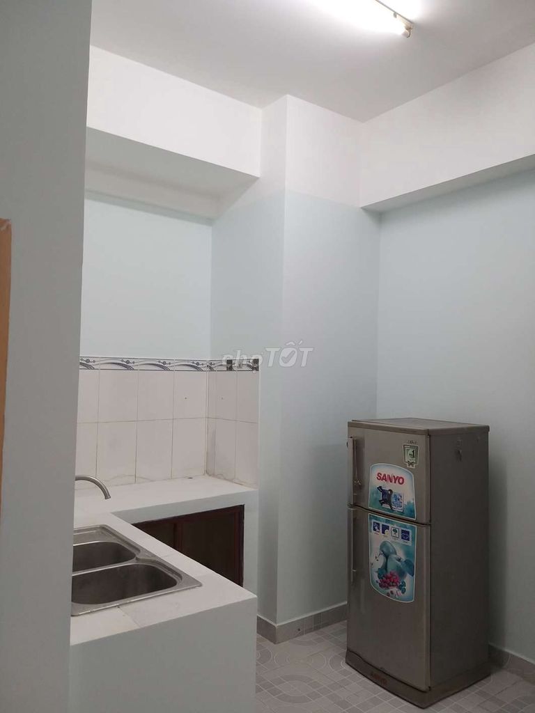 Two bedrooms in front of Phan Anh.