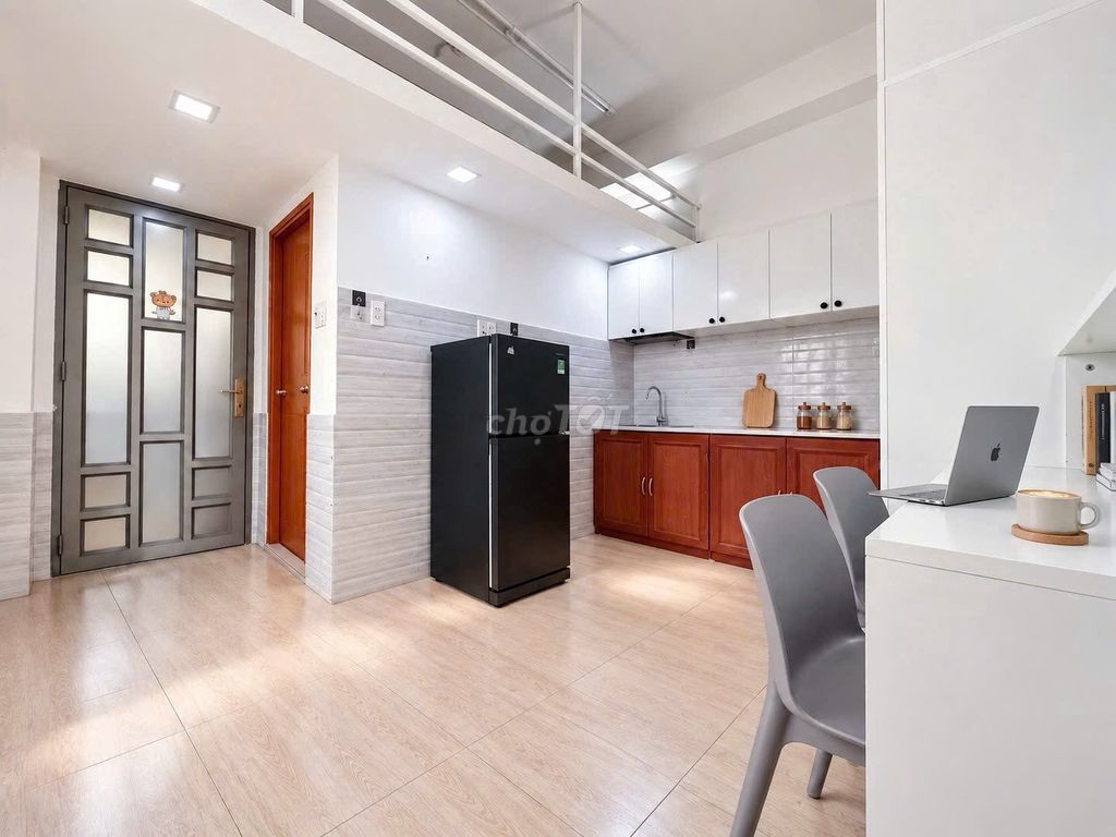 Service apartment