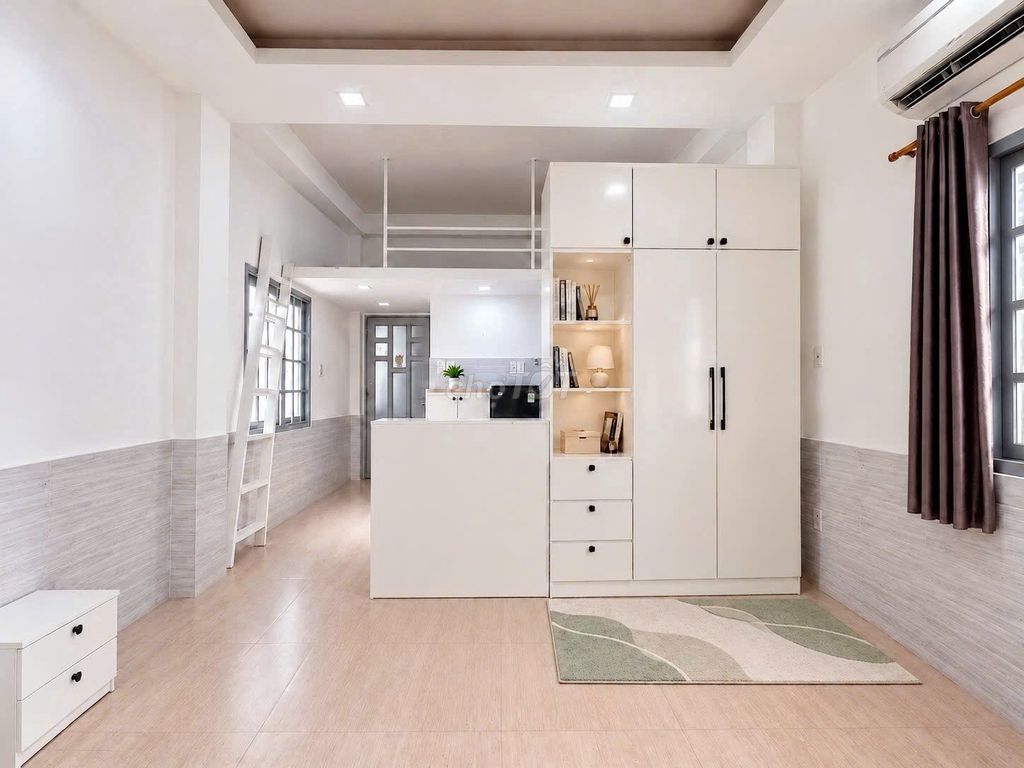 Service apartment